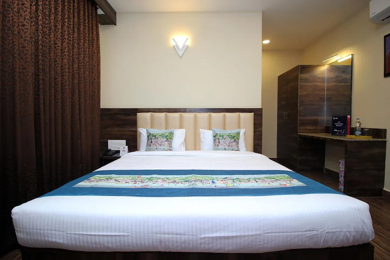 Oyo 7765 A2B Residency Mysore Railway Station India